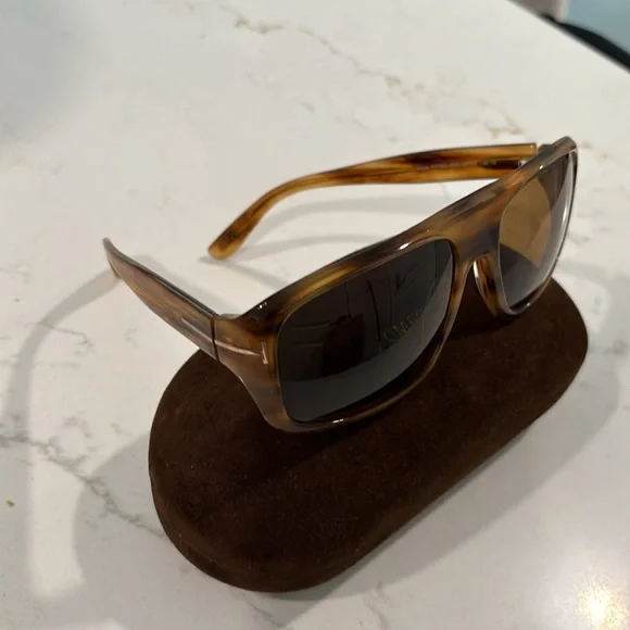 Tom Ford sunglasses Duke honey brown
